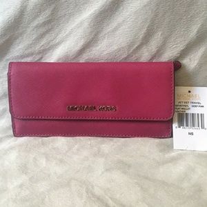 Micheal Kors wallet